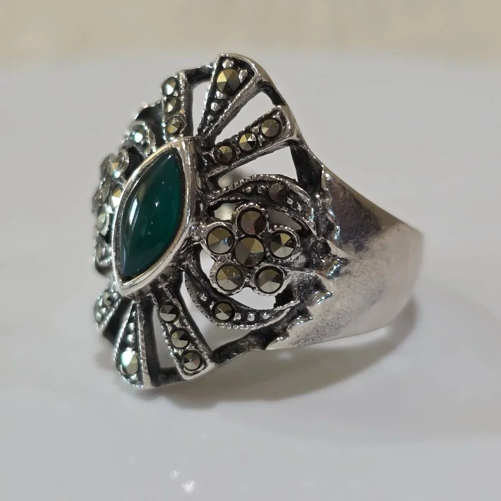 Vintage Victorian Marquise Green Chrysoprase Marcasite Sterling Silver Ring 8.75